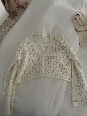 Zara Cream Open‑Knit Cropped Button Cardigan